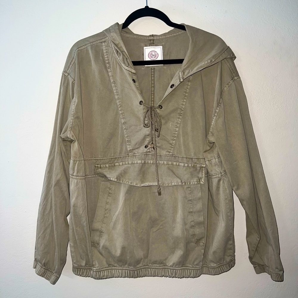 So, size XL, tan/khaki, hoodie/sweater